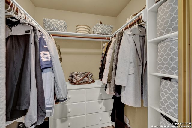 9302 SW Valley Bnd, San Antonio, TX 78250