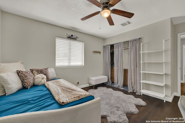 9302 SW Valley Bnd, San Antonio, TX 78250