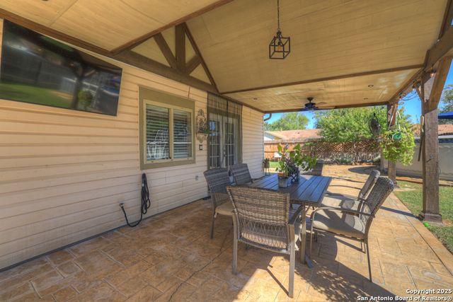 9302 SW Valley Bnd, San Antonio, TX 78250