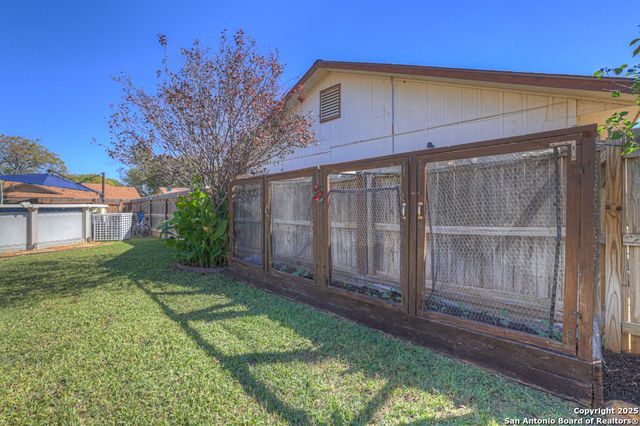 9302 SW Valley Bnd, San Antonio, TX 78250