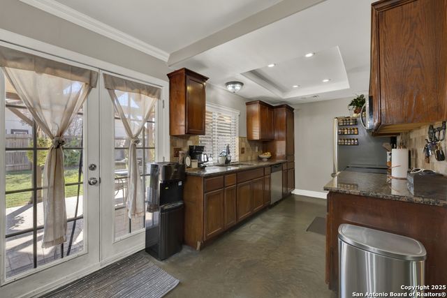 9302 SW Valley Bnd, San Antonio, TX 78250