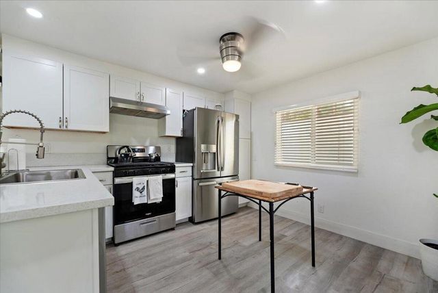 110 Saturn Street, Palm Springs, CA 92264