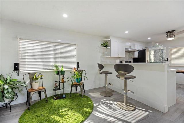 110 Saturn Street, Palm Springs, CA 92264