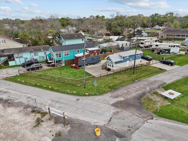 4402 Boulevard Street, Bacliff, TX 77518