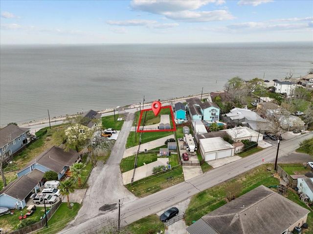 4402 Boulevard Street, Bacliff, TX 77518