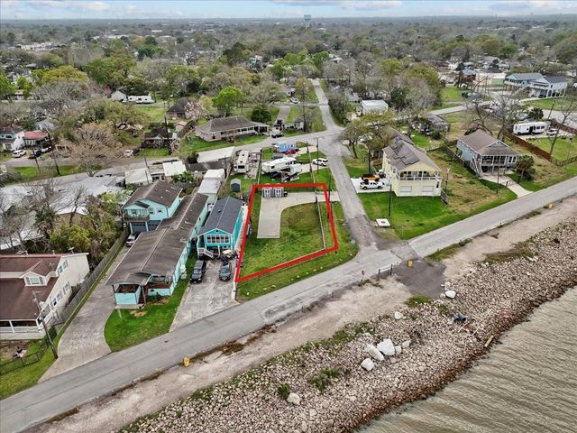 4402 Boulevard Street, Bacliff, TX 77518