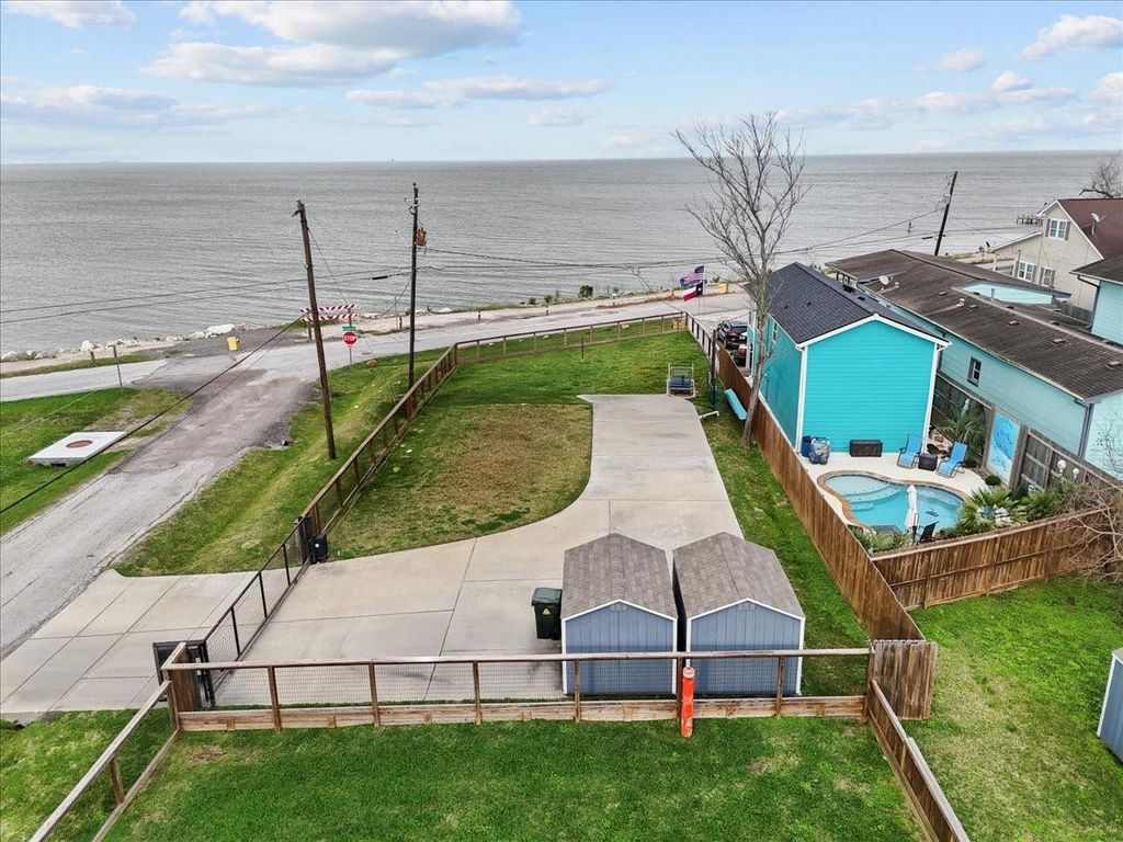 4402 Boulevard Street, Bacliff, TX 77518