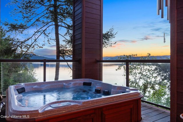 865 E Pine Ridge Dr, Harrison, ID 83833