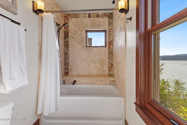 865 E Pine Ridge Dr, Harrison, ID 83833