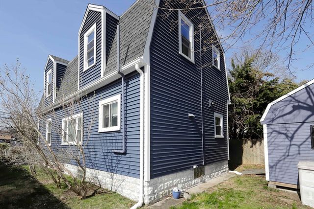 59 Bridge St, Fairhaven, MA 02719
