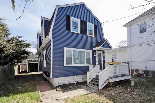 59 Bridge St, Fairhaven, MA 02719