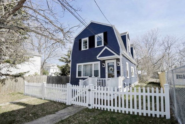 59 Bridge St, Fairhaven, MA 02719