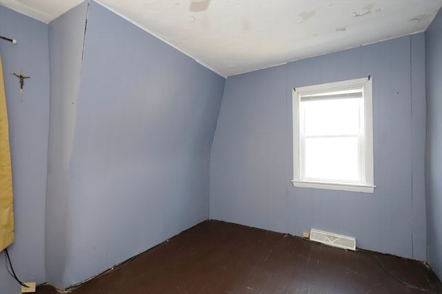 59 Bridge St, Fairhaven, MA 02719