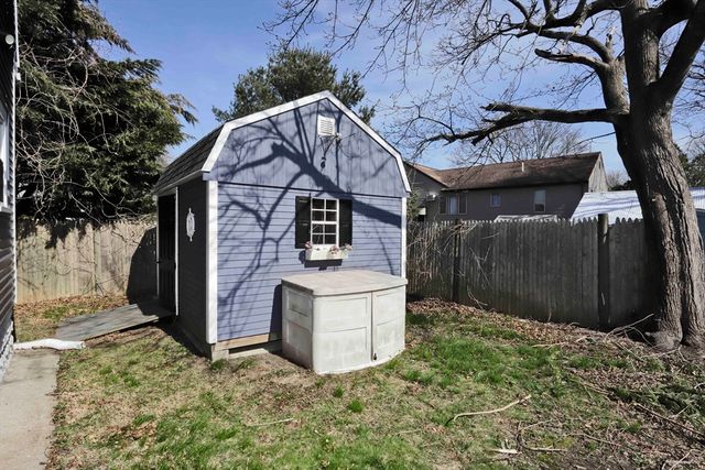 59 Bridge St, Fairhaven, MA 02719