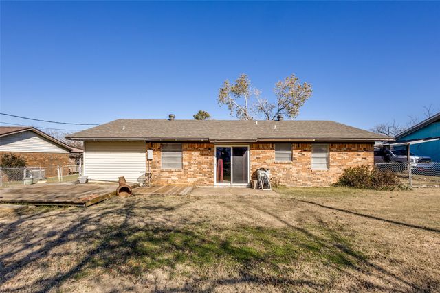 113 E Oak Street, Gunter, TX 75058