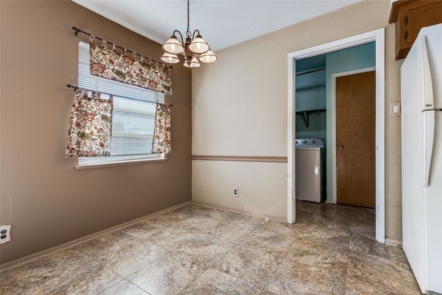 113 E Oak Street, Gunter, TX 75058