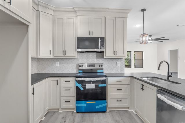 506 Madeleine, Austin, AR 72007