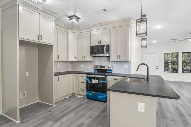 506 Madeleine, Austin, AR 72007