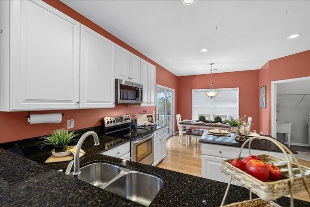 533 Pointe Of Oaks Road, Summerville, SC 29485