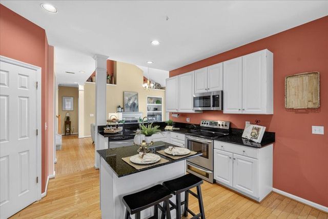 533 Pointe Of Oaks Road, Summerville, SC 29485