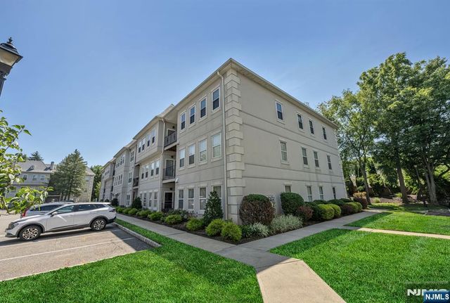 602 Brittany Drive, Wayne, NJ 07470