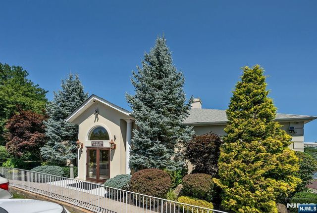 602 Brittany Drive, Wayne, NJ 07470