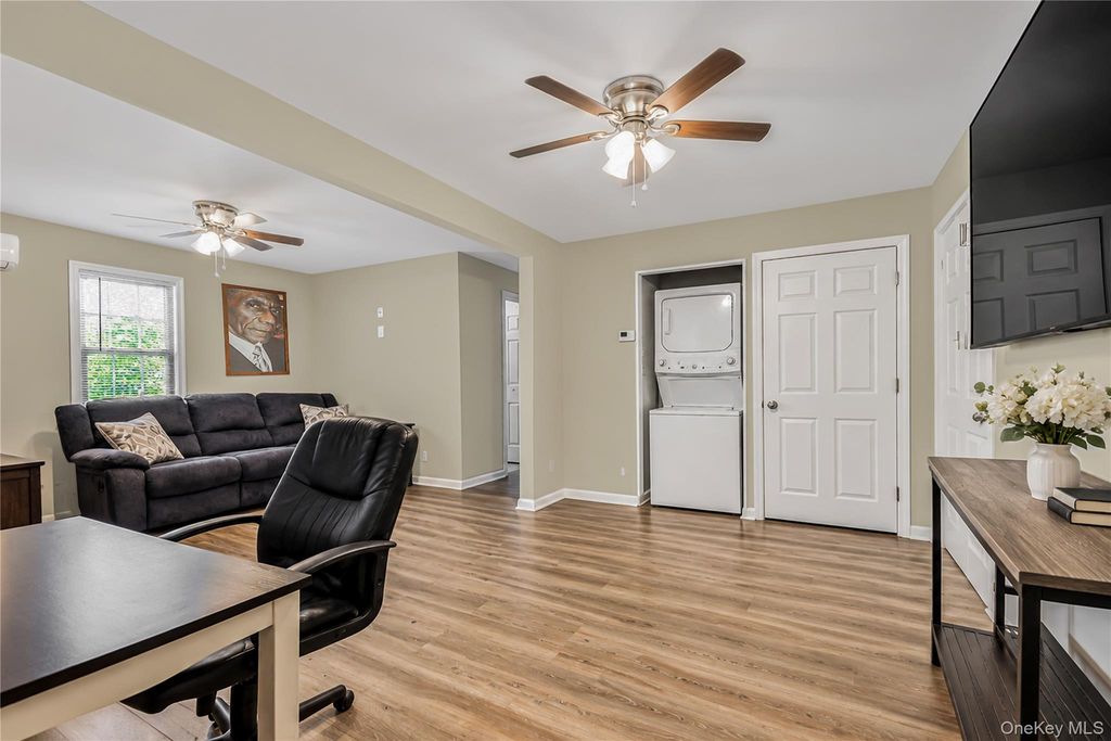 529 Locust Street, Fleetwood, NY 10552 — photo 4