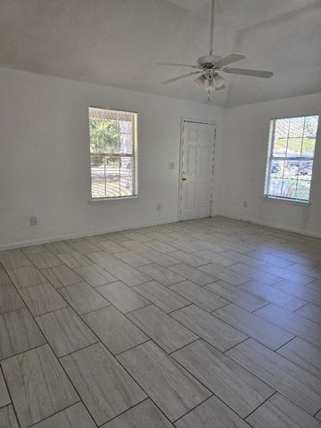1013 1/2 S Catherine Street, Terrell, TX 75160