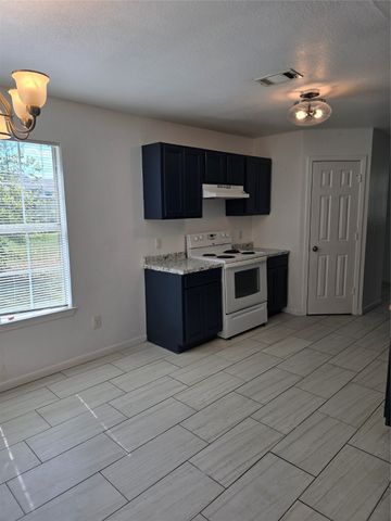 1013 1/2 S Catherine Street, Terrell, TX 75160