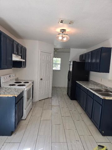 1013 1/2 S Catherine Street, Terrell, TX 75160