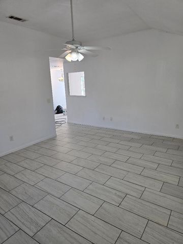 1013 1/2 S Catherine Street, Terrell, TX 75160