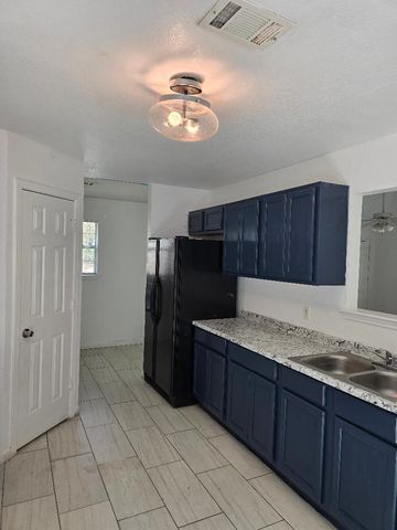 1013 1/2 S Catherine Street, Terrell, TX 75160