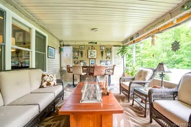 55 Chancellor Lane, West Seneca, NY 14224