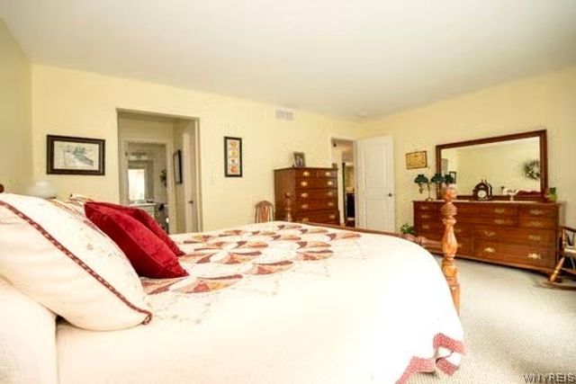55 Chancellor Lane, West Seneca, NY 14224