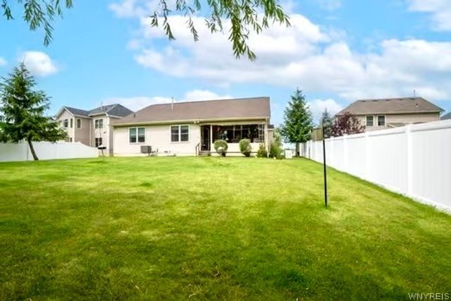 55 Chancellor Lane, West Seneca, NY 14224