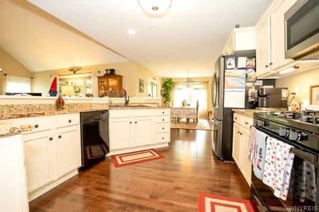 55 Chancellor Lane, West Seneca, NY 14224