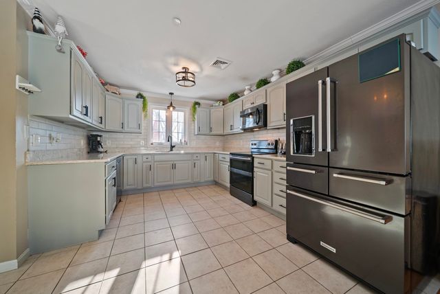 7 Lincoln Lane, Chester, NH 03036