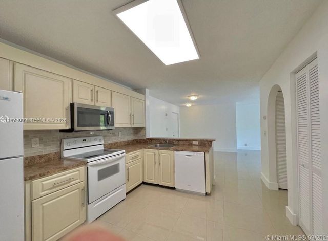 10131 W Sunrise Boulevard 204, Plantation, FL 33322