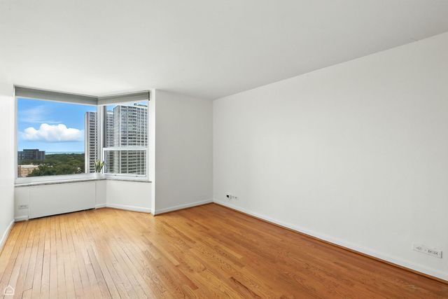 720 W Gordon Terrace 16E, Chicago, IL 60613