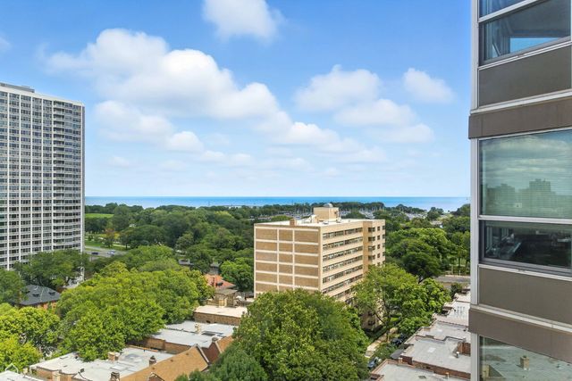 720 W Gordon Terrace 16E, Chicago, IL 60613