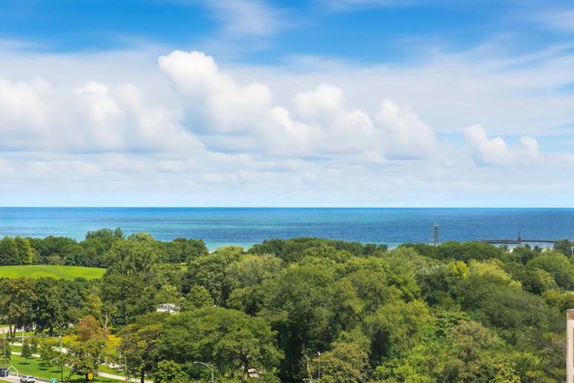 720 W Gordon Terrace 16E, Chicago, IL 60613