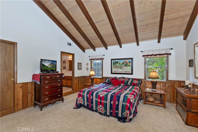 691 Cottage Grove Road, Lake Arrowhead, CA 92352