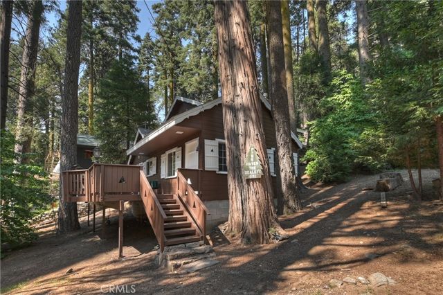691 Cottage Grove Road, Lake Arrowhead, CA 92352