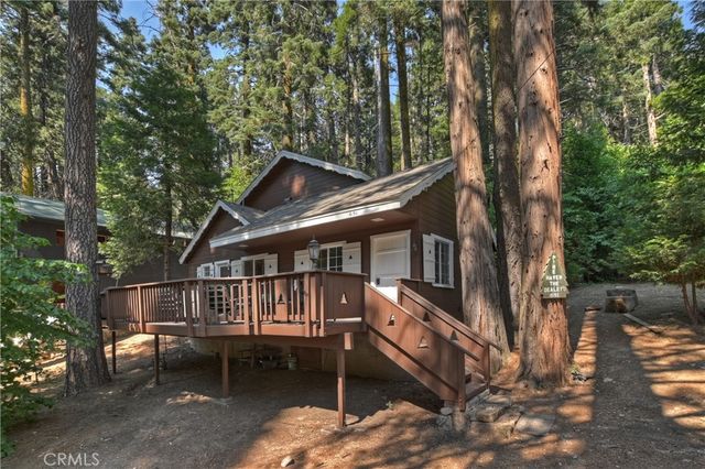 691 Cottage Grove Road, Lake Arrowhead, CA 92352