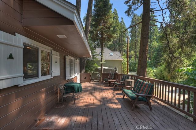 691 Cottage Grove Road, Lake Arrowhead, CA 92352