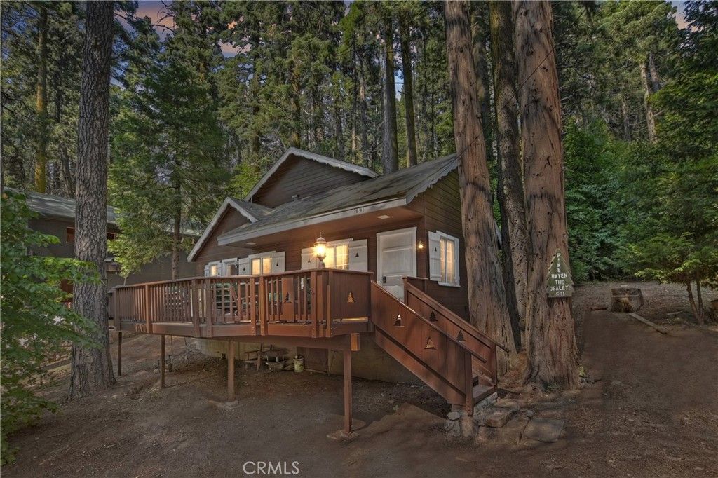 691 Cottage Grove Road, Lake Arrowhead, CA 92352