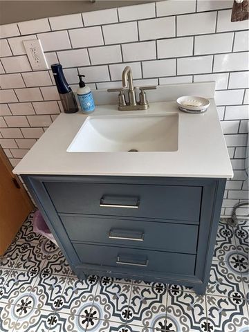 11418 Orchard Road, Kansas City, MO 64134