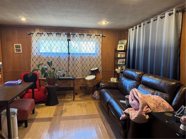 11418 Orchard Road, Kansas City, MO 64134