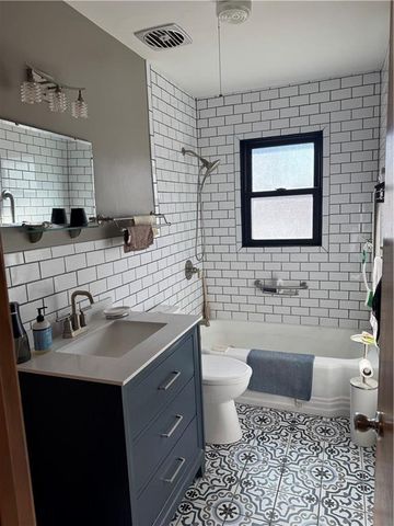 11418 Orchard Road, Kansas City, MO 64134