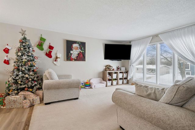 3824 Monterey Drive, Waterloo, IA 50701